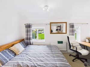 BEDROOM - click for photo gallery